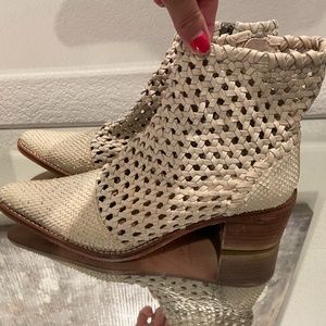 Free people in the loop boot summer Leather booties cream color size 10  boho